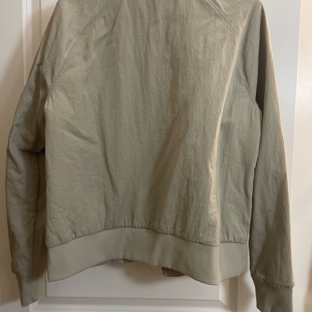 Lululemon Jacket - Picture 2 of 4